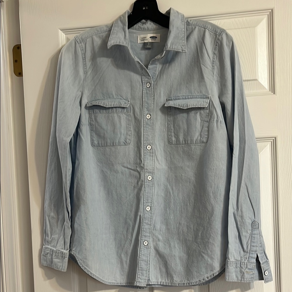 Old Navy Denim Casual Button Down Shirt